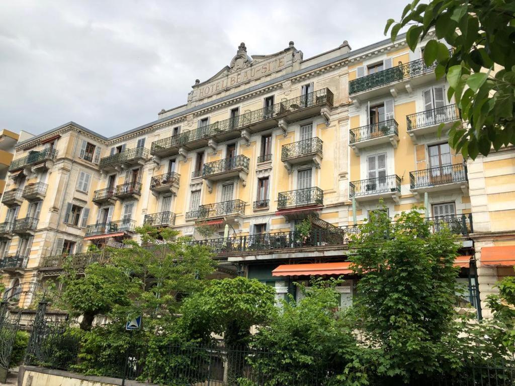 Le 110, Un Grand Studio 2 Etoiles, Pour Tout Faire A Pied 엑스레뱅 외부 사진