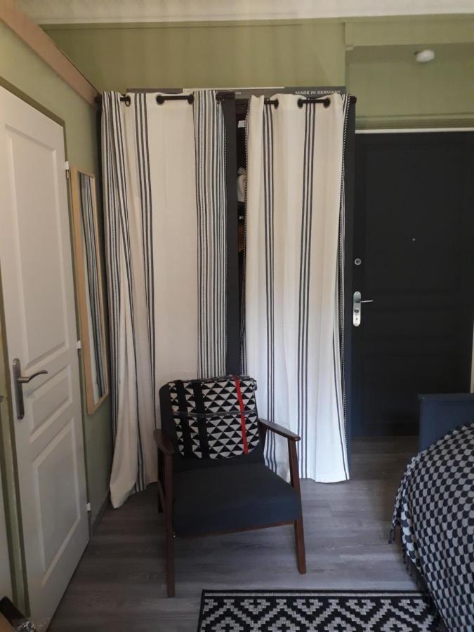 Le 110, Un Grand Studio 2 Etoiles, Pour Tout Faire A Pied 엑스레뱅 외부 사진