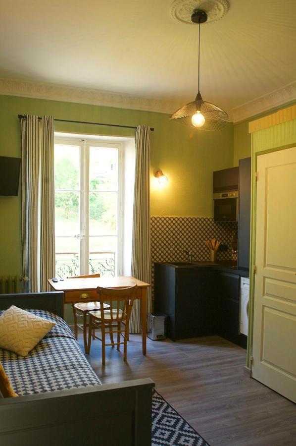 Le 110, Un Grand Studio 2 Etoiles, Pour Tout Faire A Pied 엑스레뱅 외부 사진